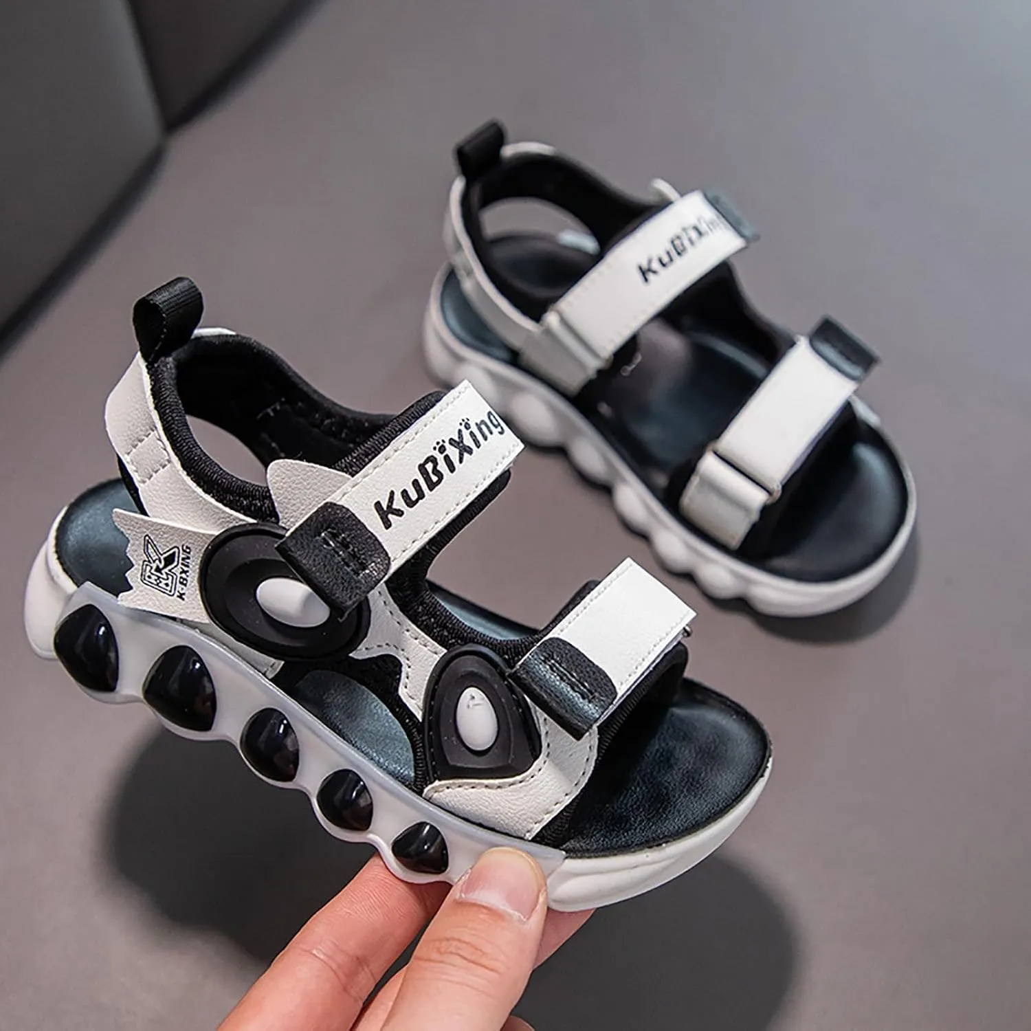 Comfortable Slip-On Kids Sandals Girls Sandals Comfortable Soft Sole Open Toe Fashionable Thick Sole Beach Outdoor Walking Beach Shower Shoes for Boys Girls