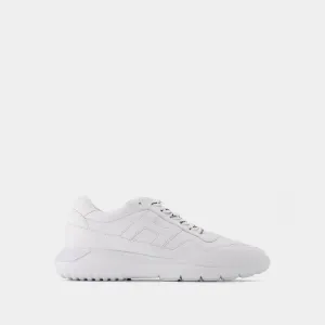 Interactive3 Allacciato Pelle Sneakers in White Leather