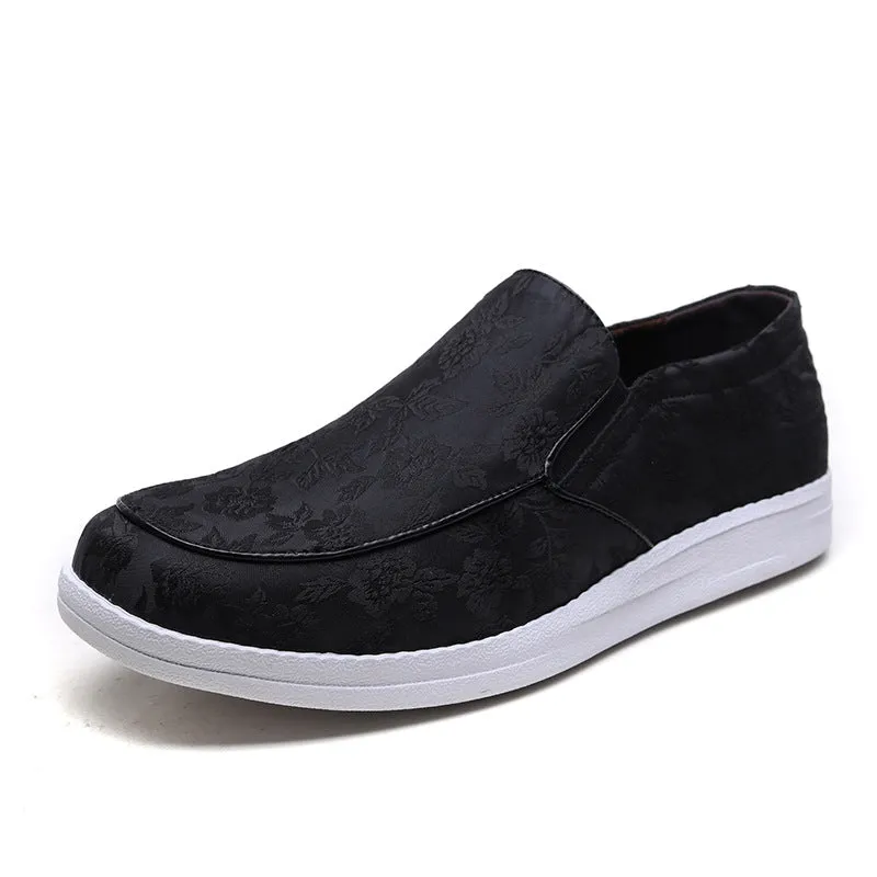 Men's embroidered soft and comfortable loafers