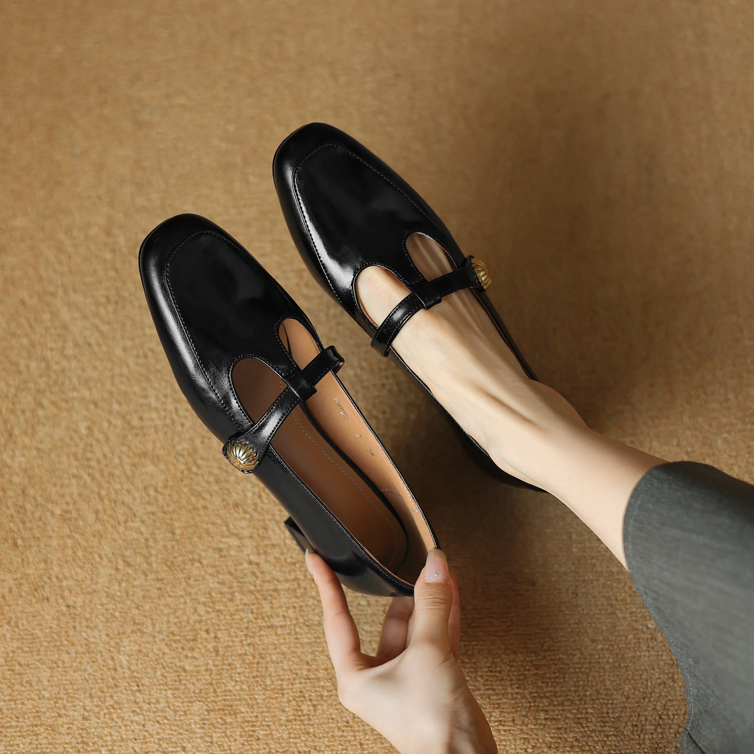 Women's Retro Low Heel T-Strap Handmade Leather Shoes