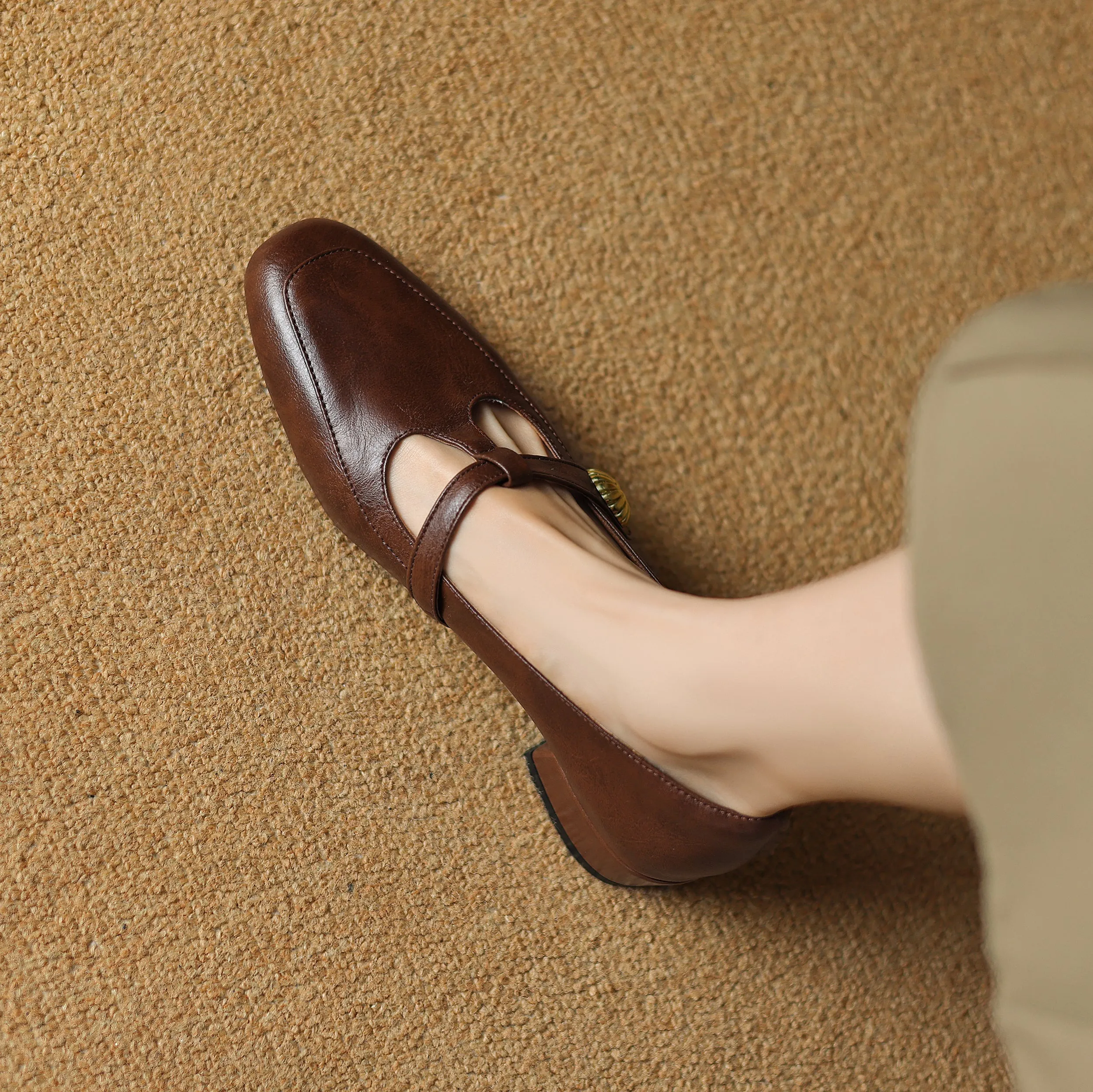 Women's Retro Low Heel T-Strap Handmade Leather Shoes