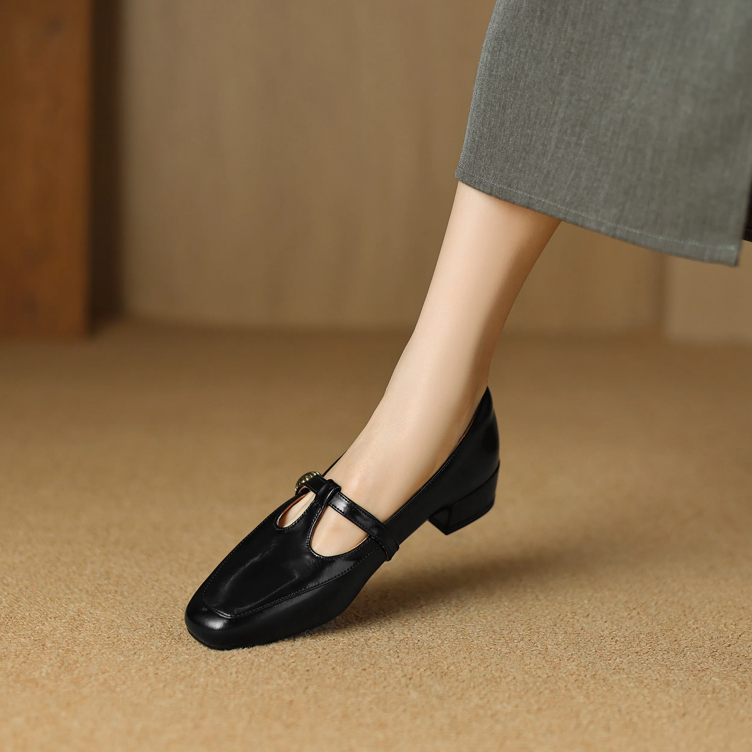 Women's Retro Low Heel T-Strap Handmade Leather Shoes